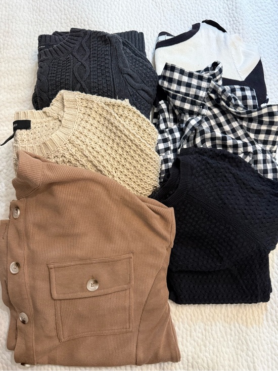 Old Navy Sweaters - Women’s size small fall / winter Bundle - neutrals
